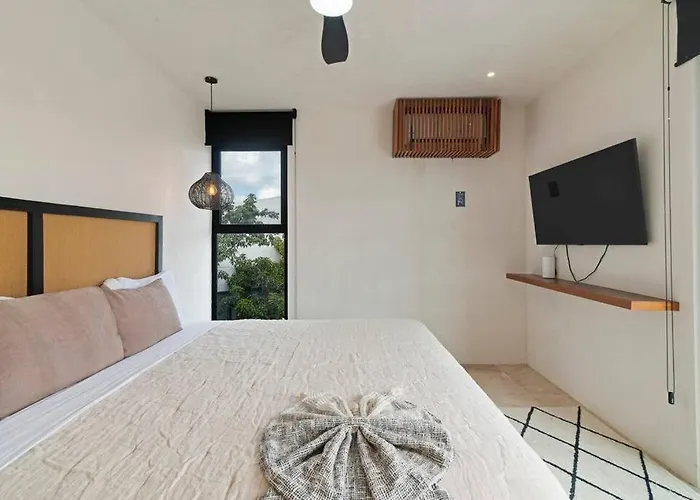7 Bdr Luxury Villa, Tulum's Infinity Pool, Near