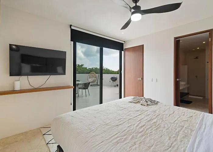 7 Bdr Luxury Villa, Tulum's Infinity Pool, Near Villa